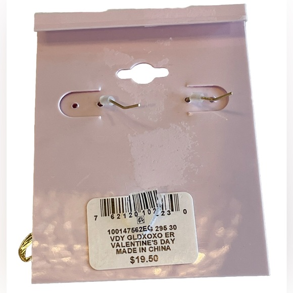 NWT Holiday Lane Valentine's Day Gold "XOXO" Dangling Earrings - Picture 4 of 5
